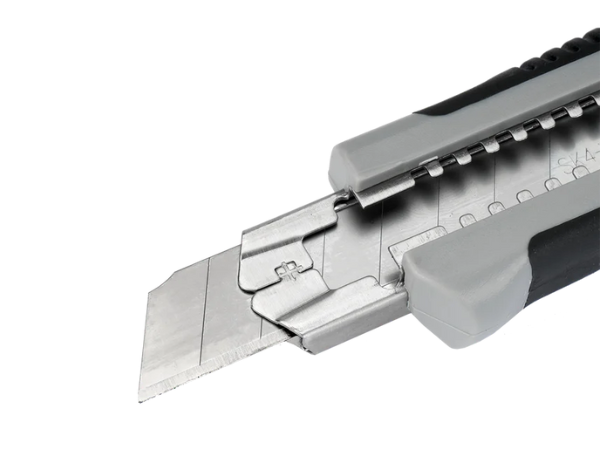 Cutter bi-matière de 18 mm pour la pose de plaques et les travaux de découpe